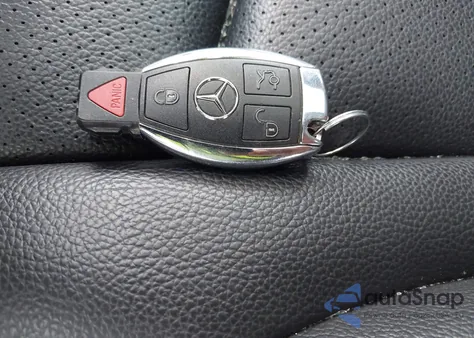 2015 Mercedes-Benz C 300 Luxury 4Matic из США, поврежденный, VIN 55SWF4KB4FU014541